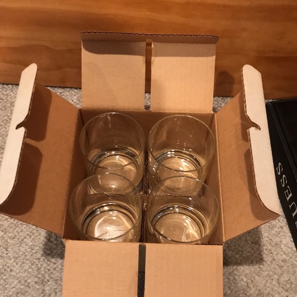 Set of 4 Tumblers - Atlantic City Hilton Casino Resort - Picture 6 of 6